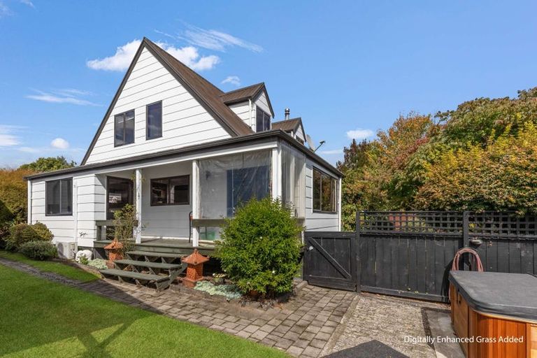 Photo of property in 26 Aquarius Drive, Kawaha Point, Rotorua, 3010