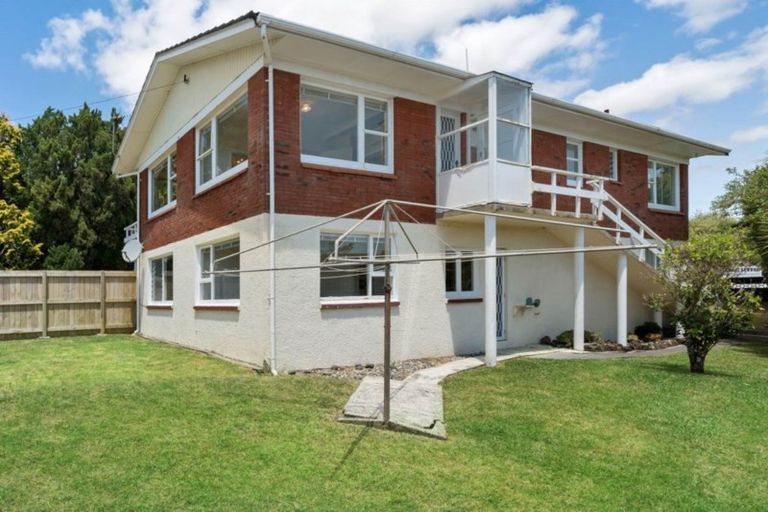 Photo of property in 80 Te Atatu Road, Te Atatu South, Auckland, 0610