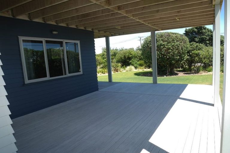 Photo of property in 355 Te Horo Beach Road, Te Horo Beach, Otaki, 5581