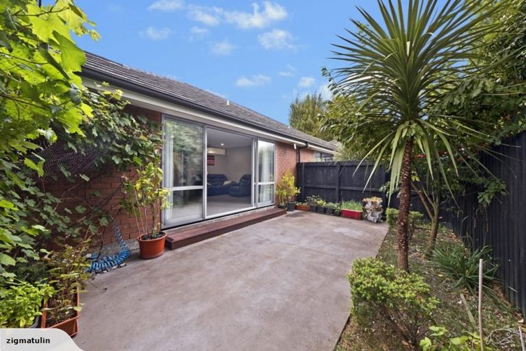 Photo of property in 2/121 Waltham Road, Sydenham, Christchurch, 8023