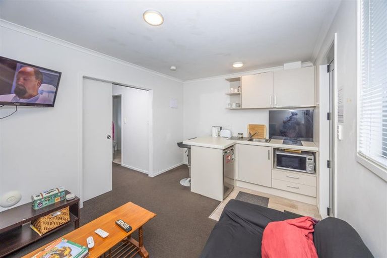 Photo of property in 12 Crescent Court, Melville, Hamilton, 3206