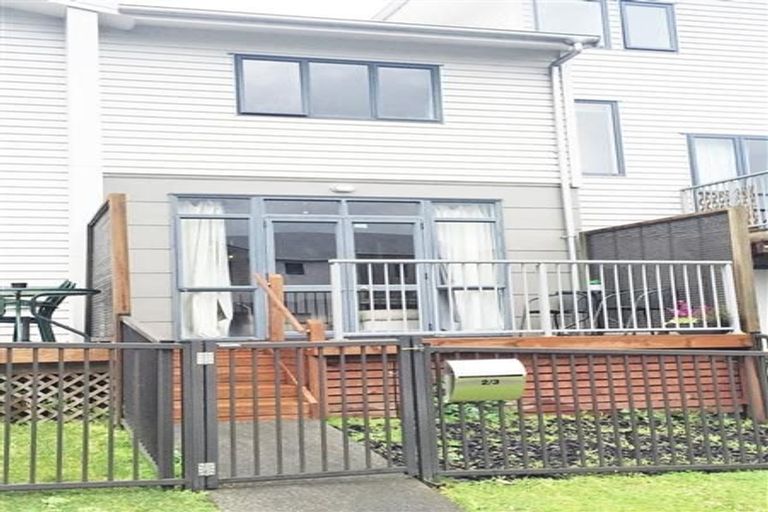 Photo of property in 2/3 John Jennings Drive, Oteha, Auckland, 0632