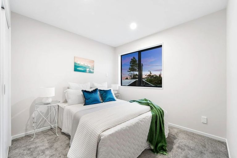 Photo of property in 6/33 Colwill Road, Massey, Auckland, 0614