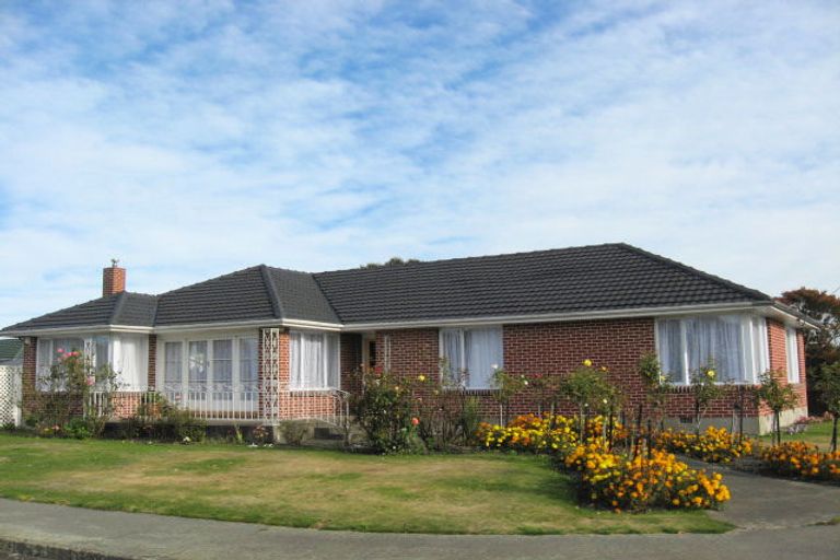 Photo of property in 11 Greenhurst Street, Sockburn, Christchurch, 8042