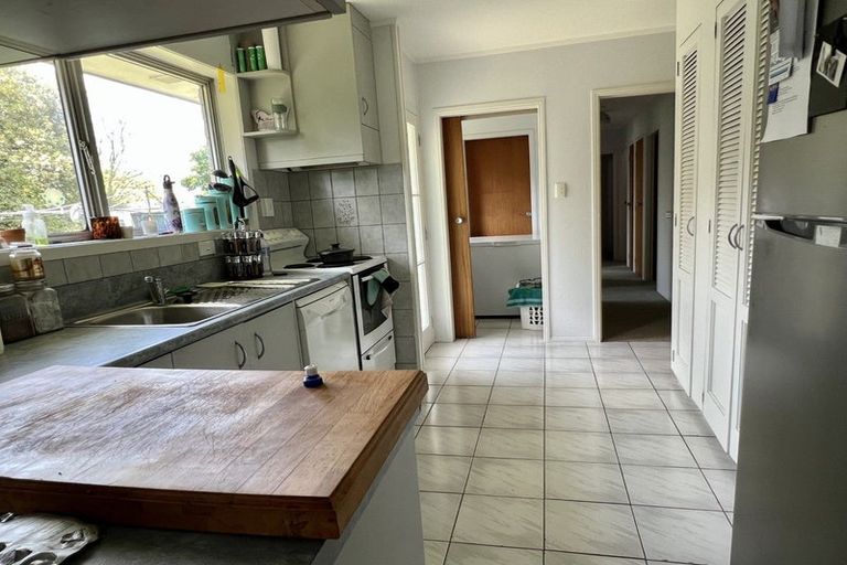 Photo of property in 19 Cascades Road, Pakuranga Heights, Auckland, 2010