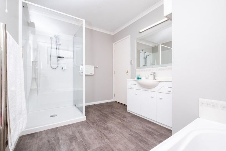 Photo of property in 129 Wharerangi Road, Greenmeadows, Napier, 4112