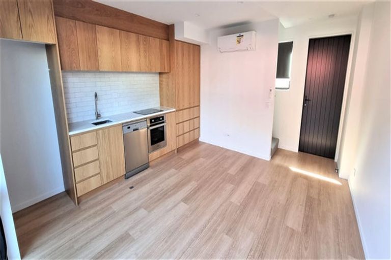 Photo of property in 2/13 Moa Place, Christchurch Central, Christchurch, 8013