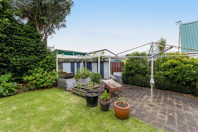 Photo of property in 7 Park Lane, Waitara, 4320