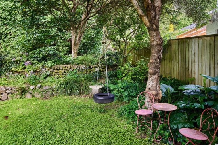 Photo of property in 339 Muritai Road, Eastbourne, Lower Hutt, 5013