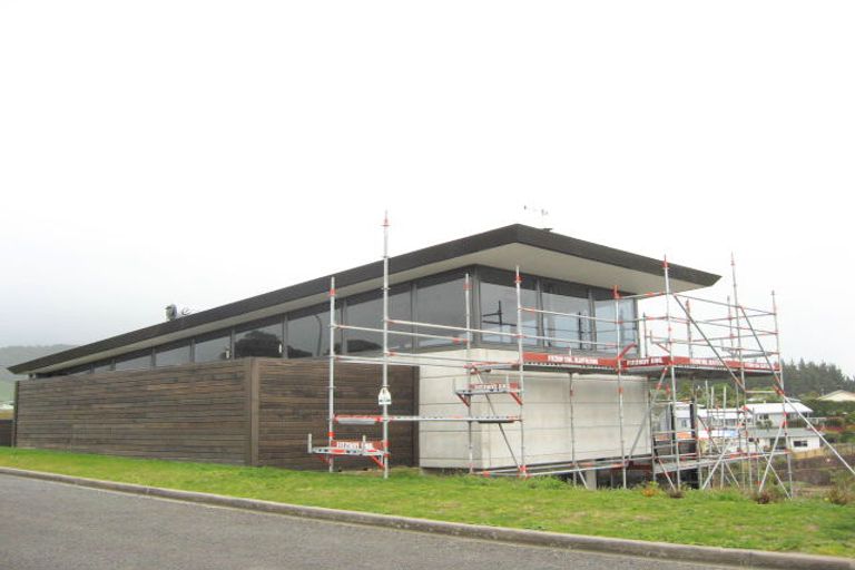 Photo of property in 18 The Outlook, Oakura, 4314