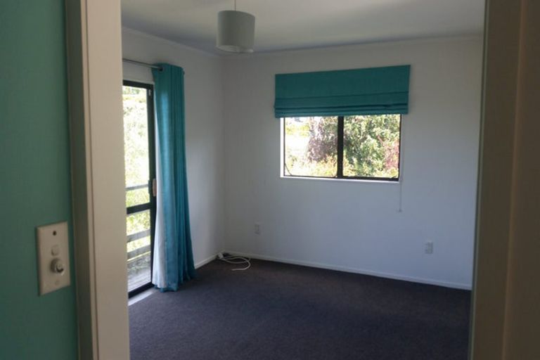 Photo of property in 2/32 Killarney Avenue, Torbay, Auckland, 0630