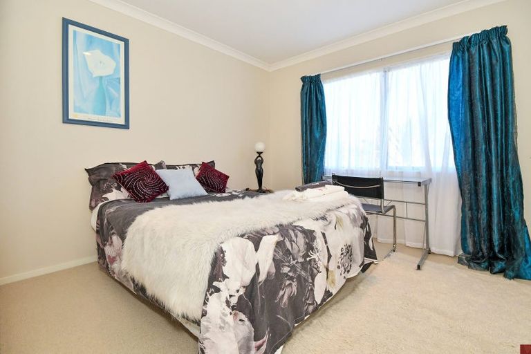 Photo of property in 106 Meadowland Drive, Somerville, Auckland, 2014