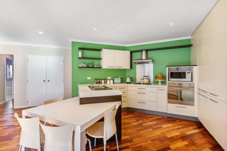 Photo of property in 17 Westview Place, Western Heights, Hamilton, 3200