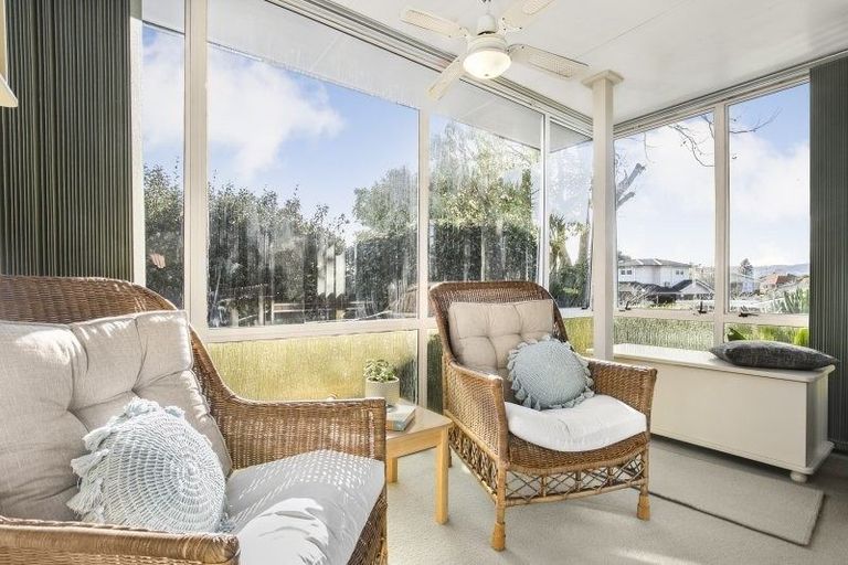 Photo of property in 8 Mccall Place, Opaheke, Papakura, 2113