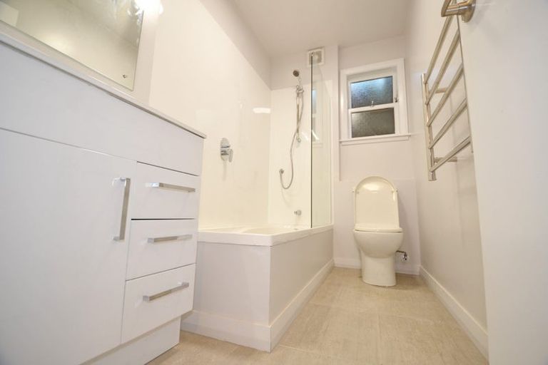 Photo of property in 23 Ngaio Gorge Road, Ngaio, Wellington, 6035