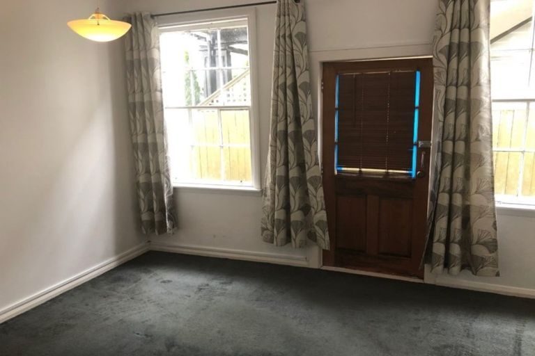 Photo of property in 212 The Terrace, Wellington Central, Wellington, 6011