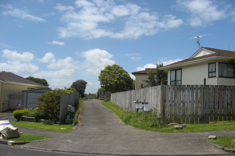 Photo of property in 9 Kopu Place, Clendon Park, Auckland, 2103