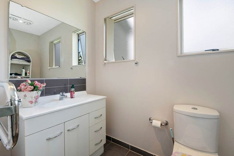 Photo of property in 37 Te Pua School Road, Helensville, 0875