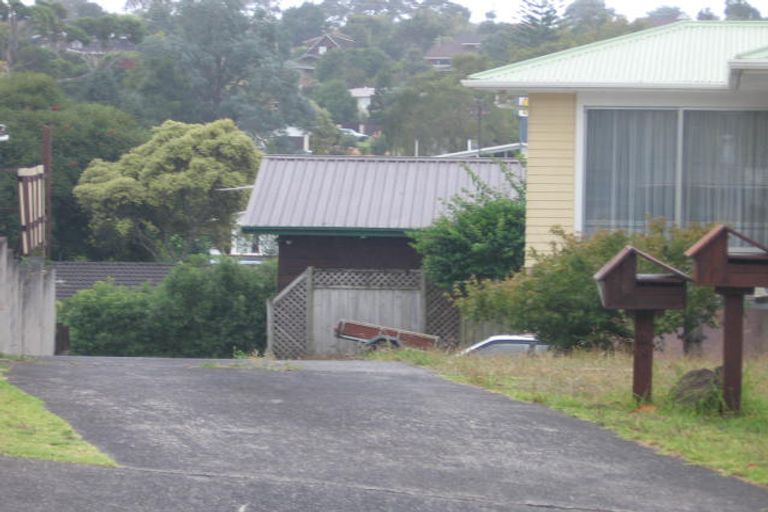 Photo of property in 2/7 Chequers Avenue, Glenfield, Auckland, 0629