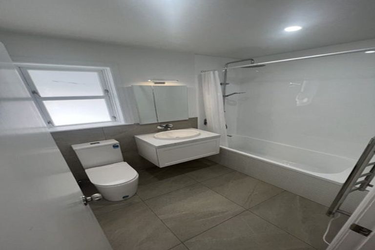 Photo of property in 162 Queen Street West, Levin, 5510