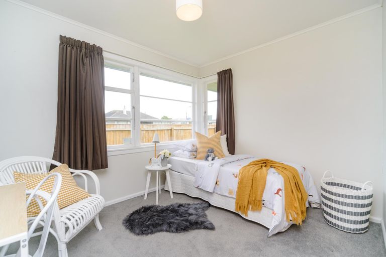 Photo of property in 28 Vernon Avenue, Takaro, Palmerston North, 4412