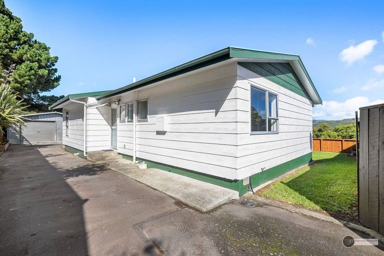 Photo of property in 42b Lord Street, Stokes Valley, Lower Hutt, 5019
