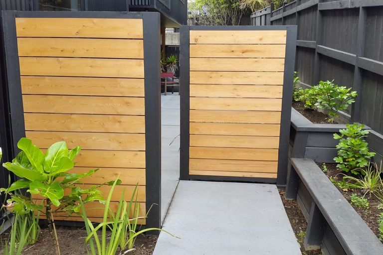 Photo of property in 14 Hamblyn Street, Strandon, New Plymouth, 4312