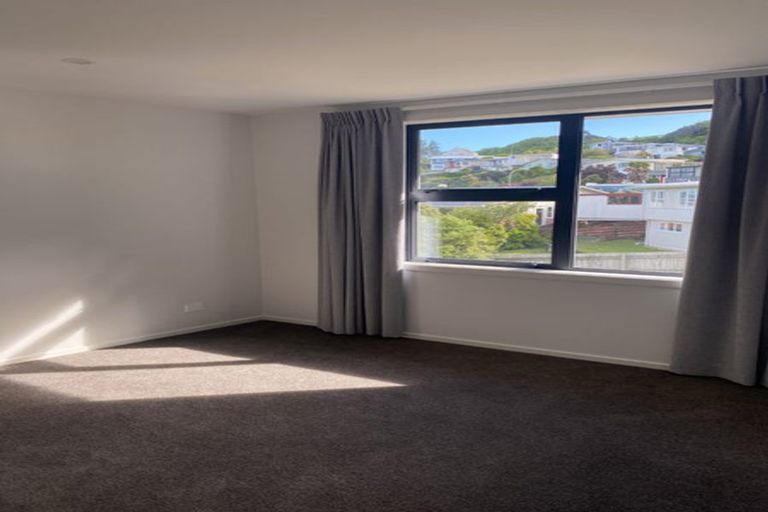 Photo of property in 37 Priscilla Crescent, Kingston, Wellington, 6021