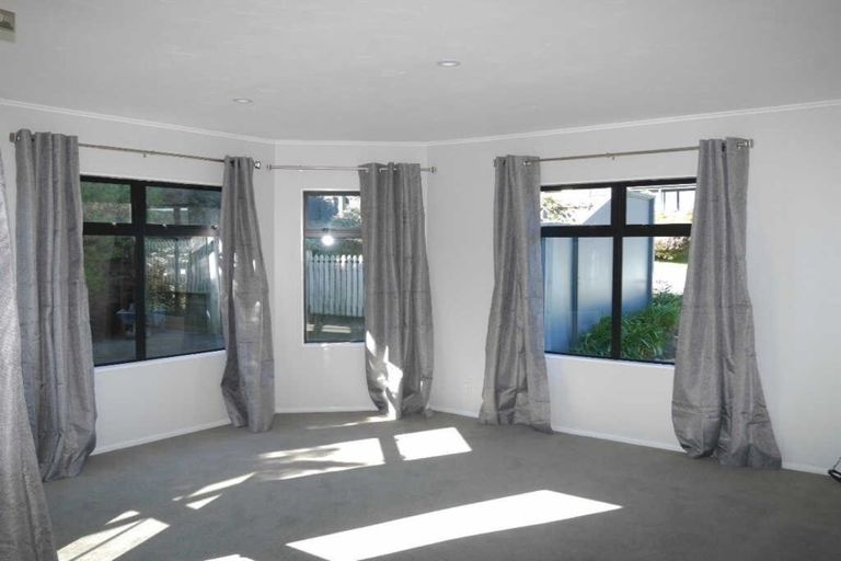 Photo of property in 94 Woodman Drive, Tawa, Wellington, 5028