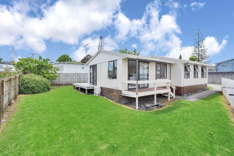Photo of property in 39 Dellwood Avenue, Henderson, Auckland, 0612
