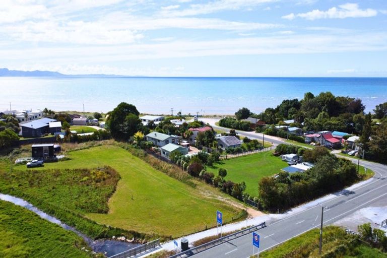 Photo of property in 729 Abel Tasman Drive, Pohara, Takaka, 7183