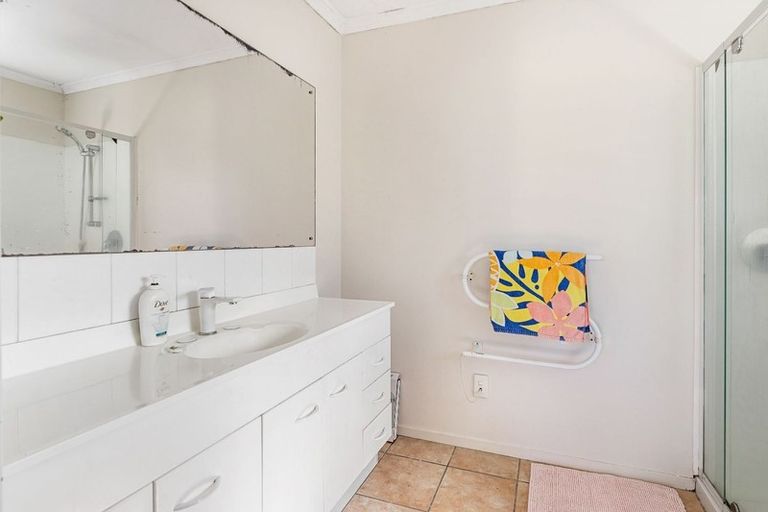 Photo of property in 11 Nakhle Place, Manurewa, Auckland, 2105