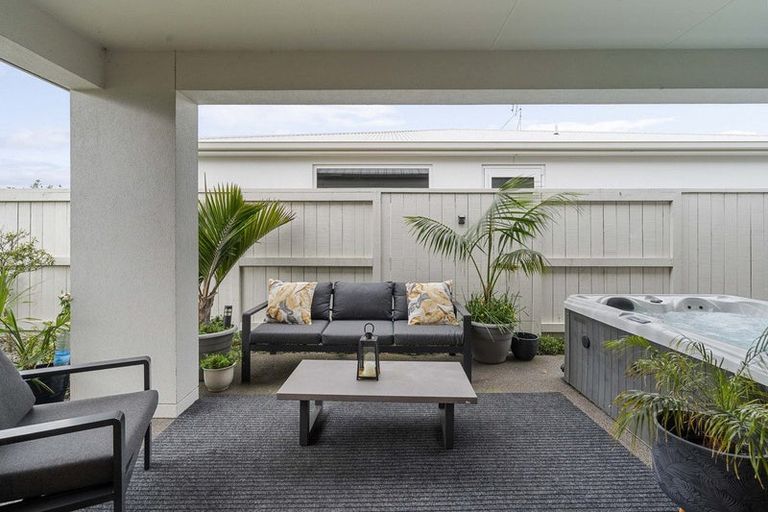 Photo of property in 43a Saint Pauls Drive, Brookfield, Tauranga, 3110