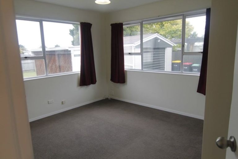 Photo of property in 27 Lamorna Road, Parklands, Christchurch, 8083