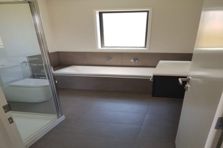 Photo of property in 22b Pakaraka Drive, Papakura, 2110