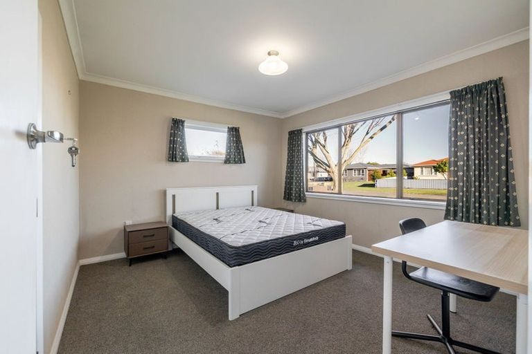 Photo of property in 9 Birmingham Street, Takaro, Palmerston North, 4412