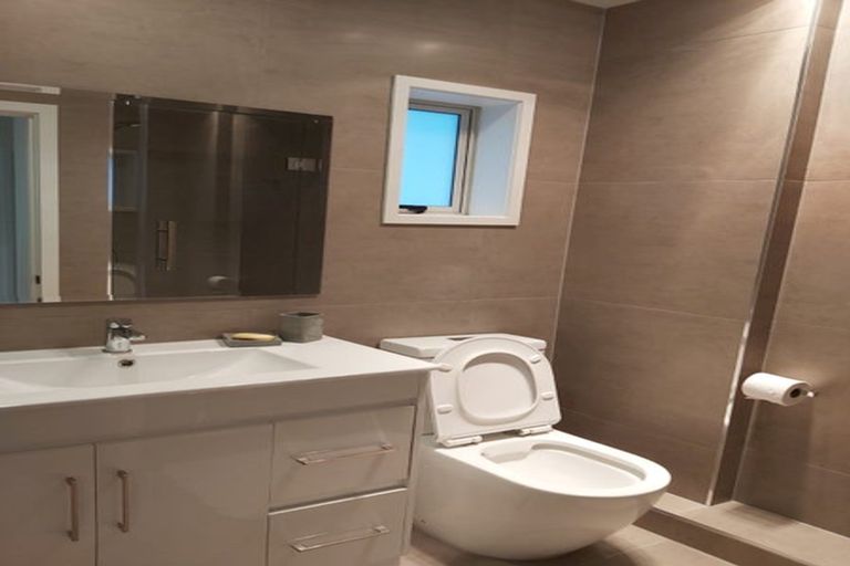 Photo of property in 5 Porritt Avenue, Chatswood, Auckland, 0626