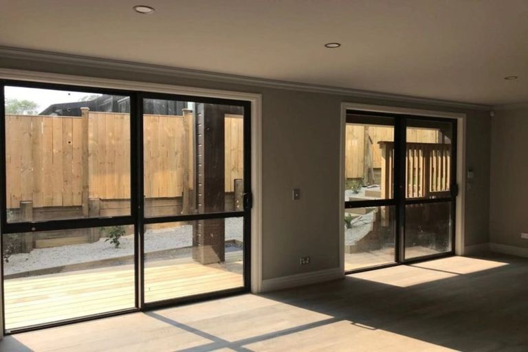 Photo of property in 15 Pixie Place, Pakuranga Heights, Auckland, 2010