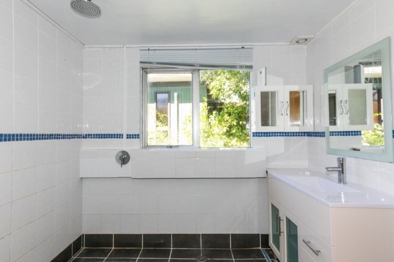 Photo of property in 25 Tauroa Road, Havelock North, 4130