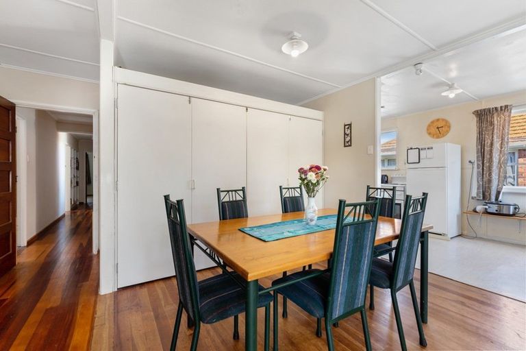 Photo of property in 33 Andrew Avenue, Roslyn, Palmerston North, 4414