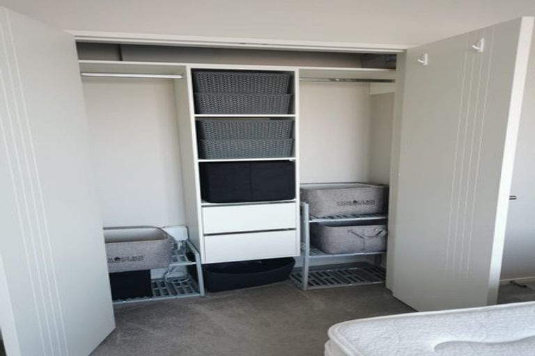 Photo of property in 4/30 West Coast Road, Glen Eden, Auckland, 0602