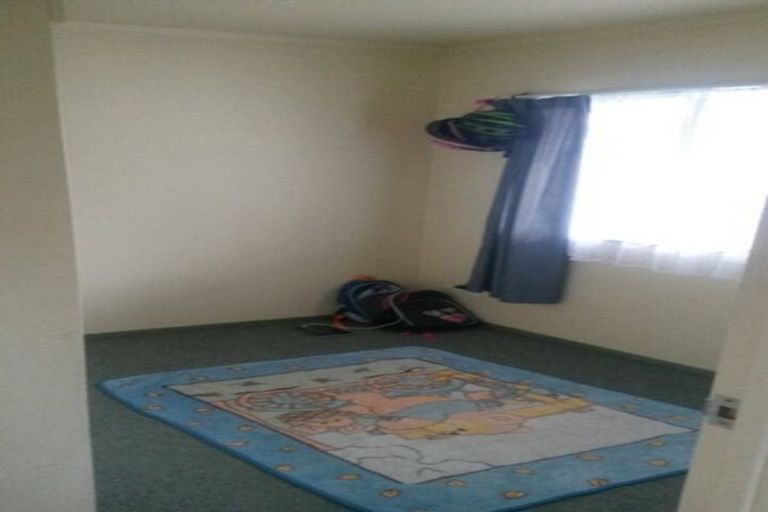 Photo of property in 11 Normandy Place, Henderson, Auckland, 0610