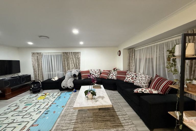 Photo of property in 34 Millhouse Drive, Northpark, Auckland, 2013