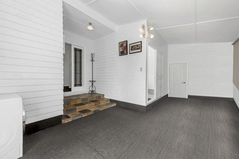 Photo of property in 26 Tiraumea Drive, Pakuranga, Auckland, 2010