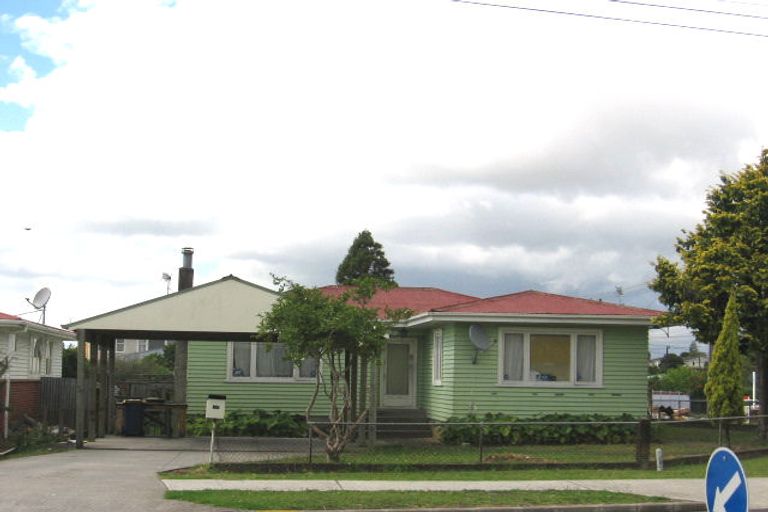 Photo of property in 37 Archibald Road, Kelston, Auckland, 0602