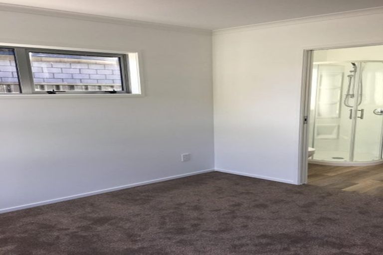 Photo of property in 16 Gilruth Road, Wallaceville, Upper Hutt, 5018