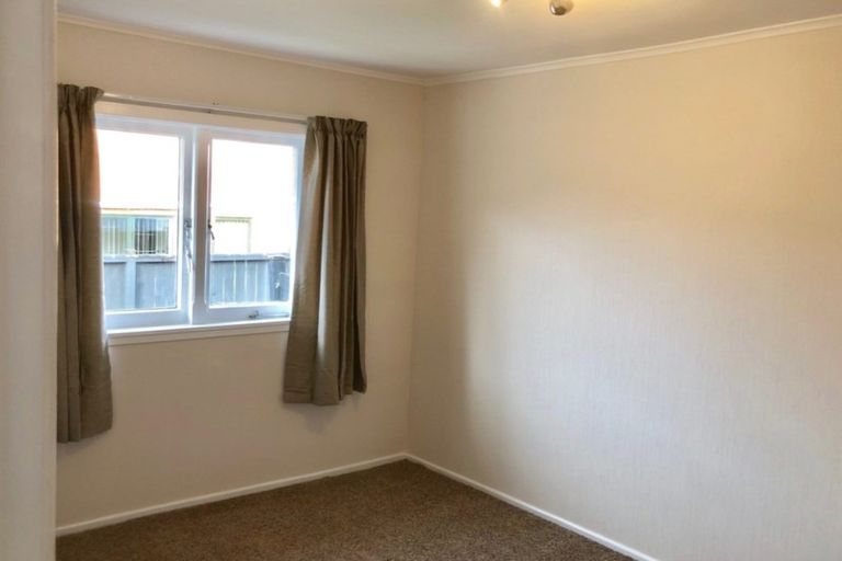 Photo of property in 2/17 West Hoe Road, Orewa, 0931