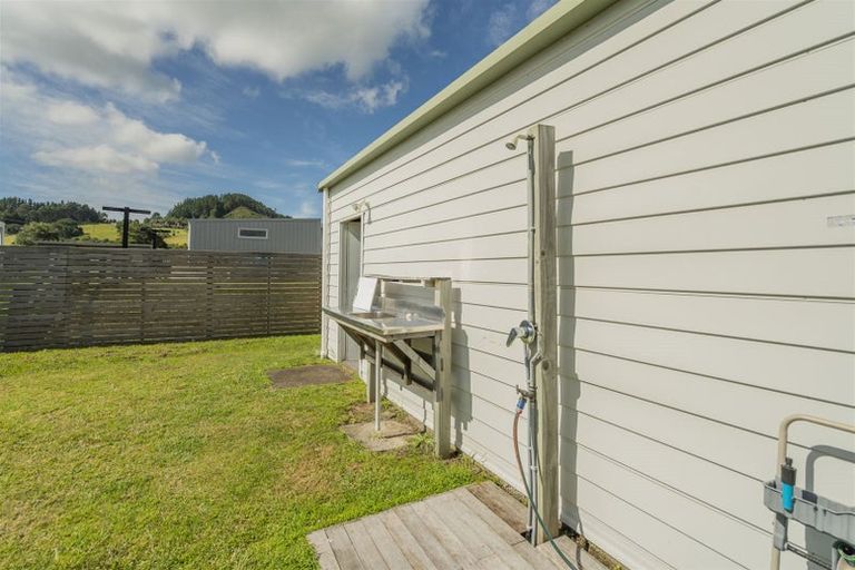 Photo of property in 23 Hawk Hill Crescent, Cooks Beach, Whitianga, 3591