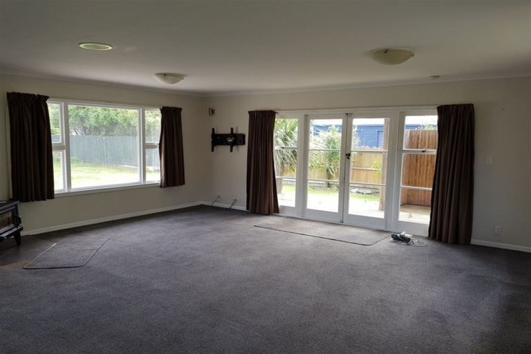 Photo of property in 17 Collins Drive, Waikuku Beach, 7402