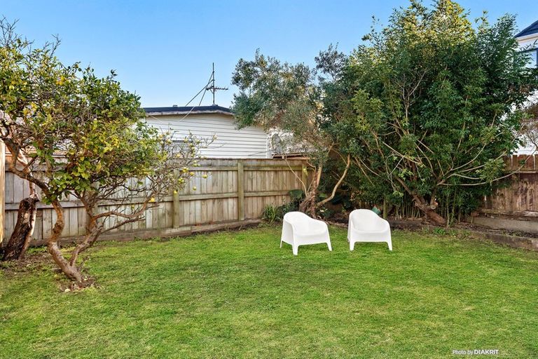 Photo of property in 35 Aparima Avenue, Miramar, Wellington, 6022